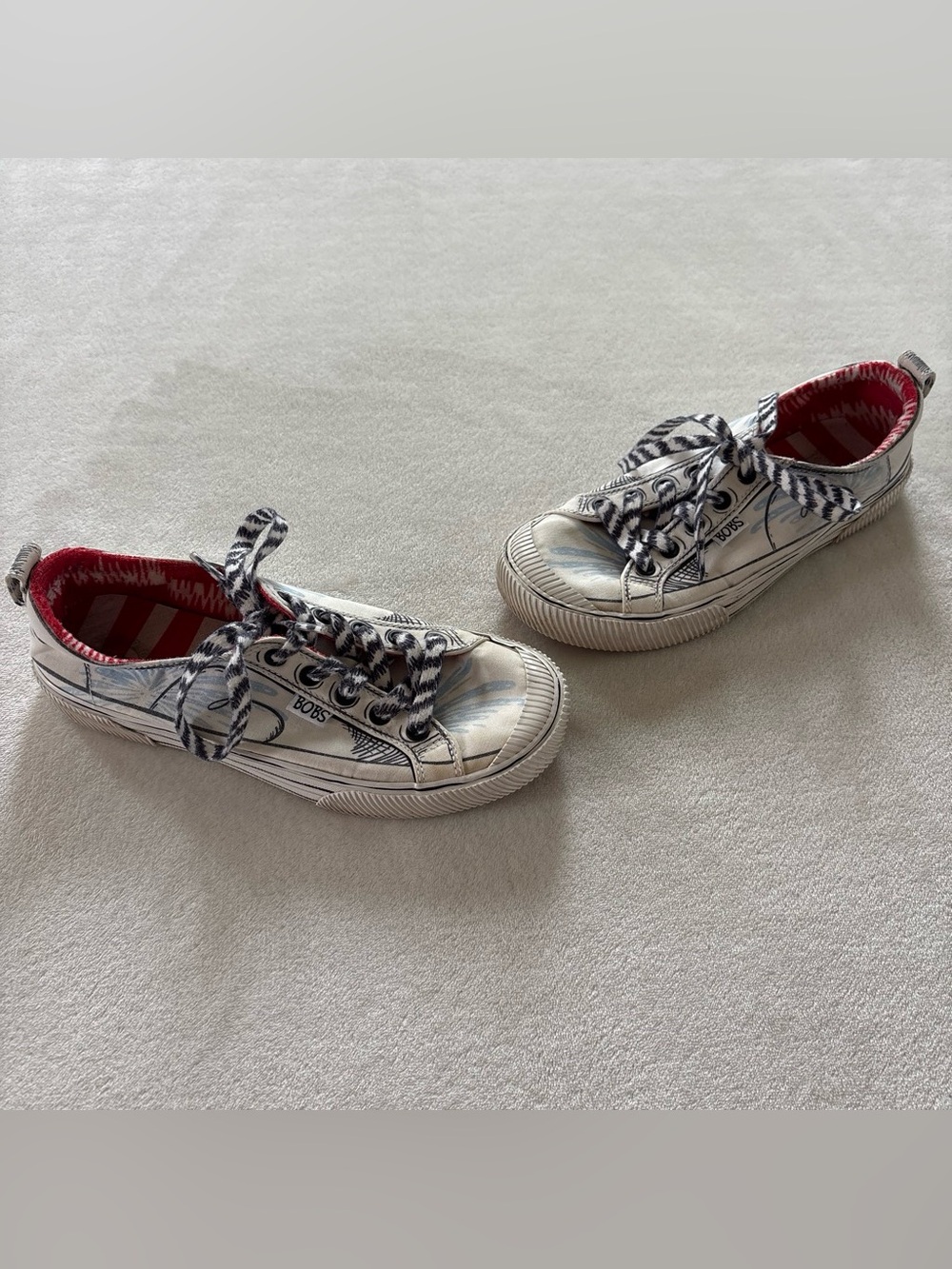 Skechers Bobs x Dr Seuss "That is That" Low Rise Sneakers Size 7.5